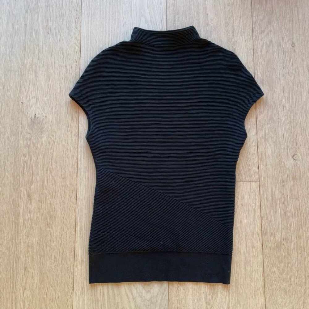The perfect top! Black ribbed wool Alexander McQueen, XS.